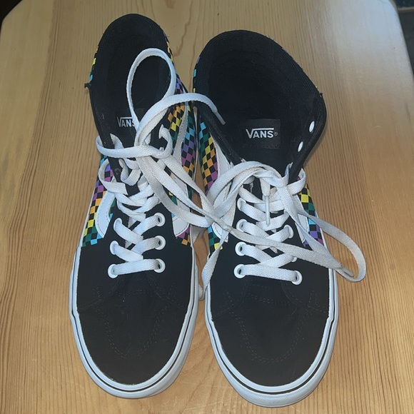 Girls checkered rainbow Vans size 8 - Picture 2 of 7